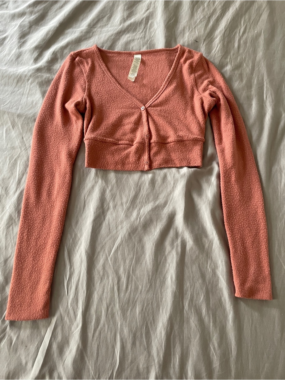 ALO Yoga Cropped V-Neck Long Sleeve Sweater - Rose